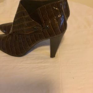 Gorgeous Via Spigal bootie pre-owned in excellent condition